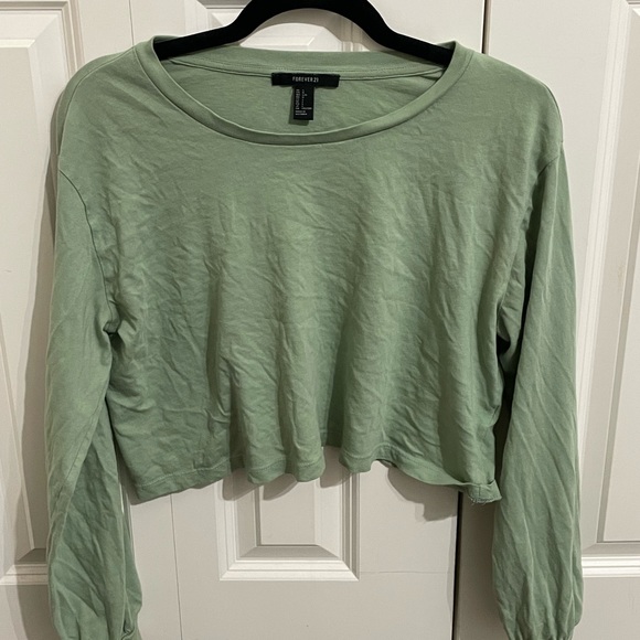 mint green cropped long sleeve - Picture 1 of 2